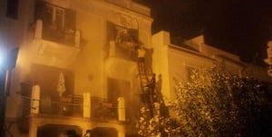 I Vigili del Fuoco portano in salvo una persona