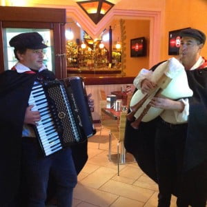 10881637_317333485141281_5918612788608266031_n