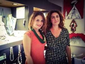 Isabella Ragonese con l'artista designer Loredana Salzano