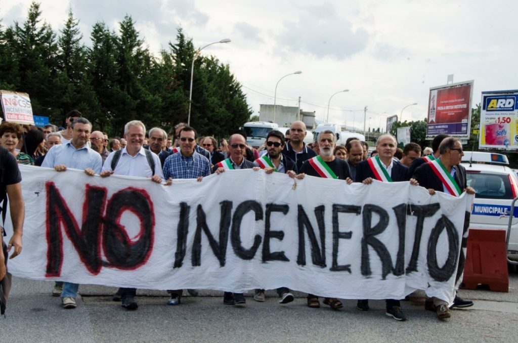 no inceneritore mela