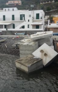 alicudi porto 2