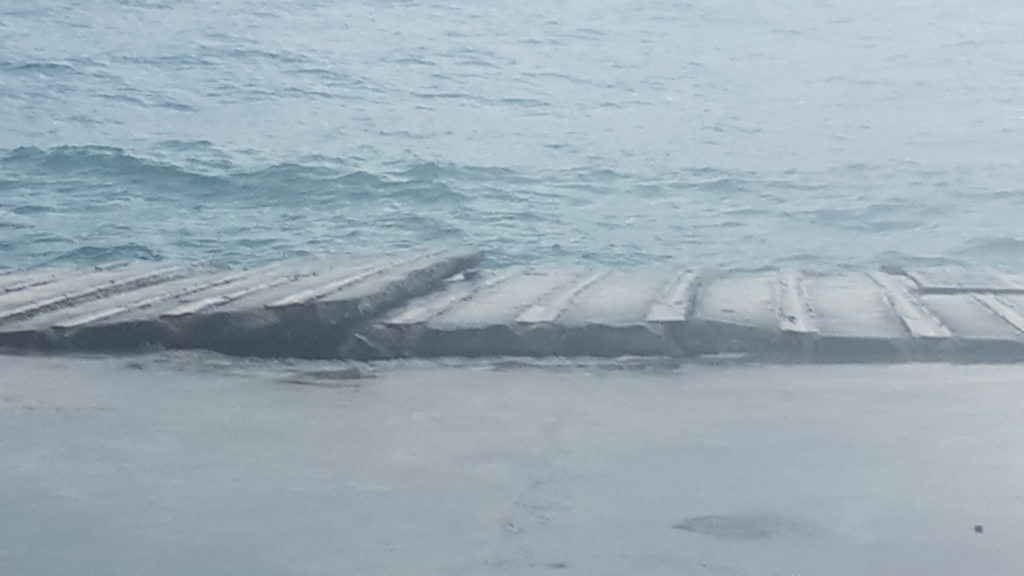 molo alicudi 3
