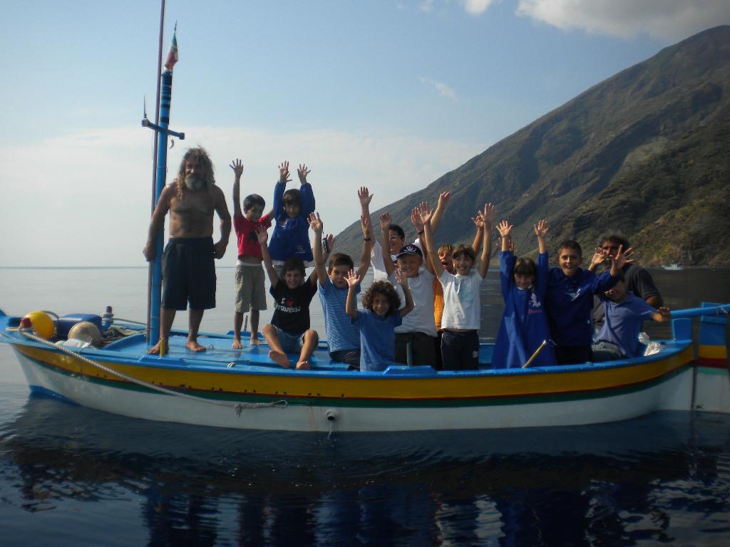 scuola in mezzo mare