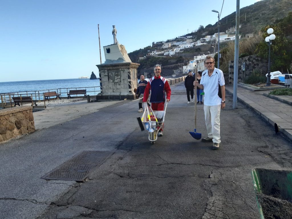 Acquacalda : volontari in azione