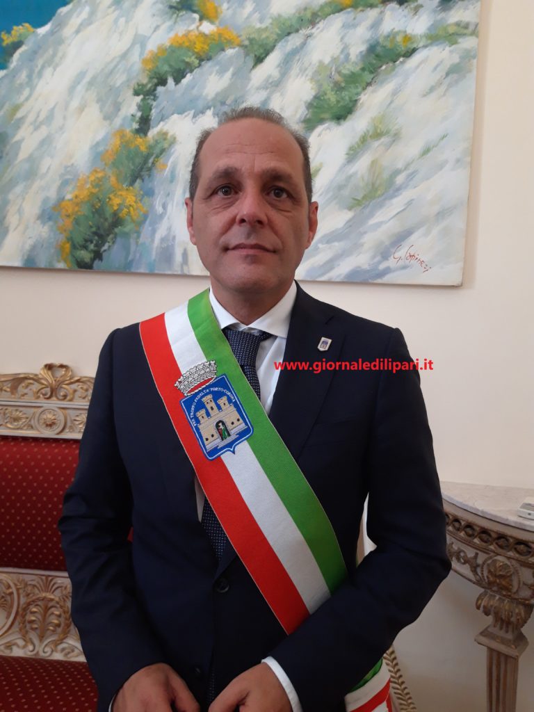 Lipari, il sindaco Giorgianni : “130 positivi, 180 in isolamento, vaccinazione diffusa unico rimedio”