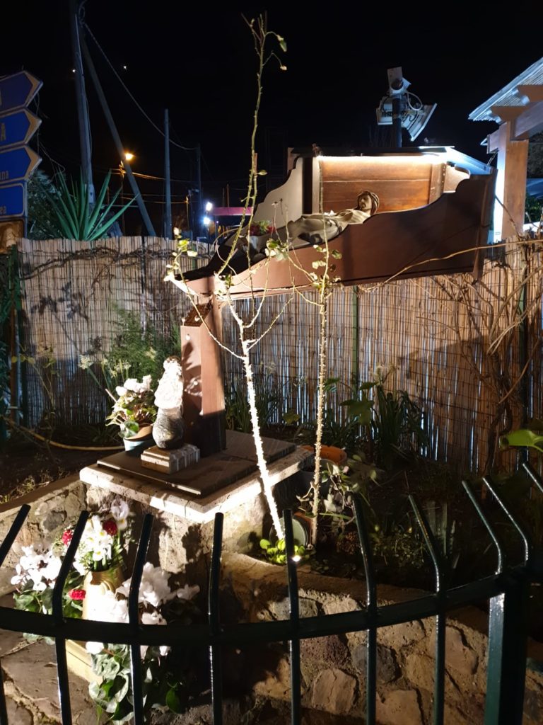 Raffiche di tramontana, abbattuto crocifisso a San Vincenzo