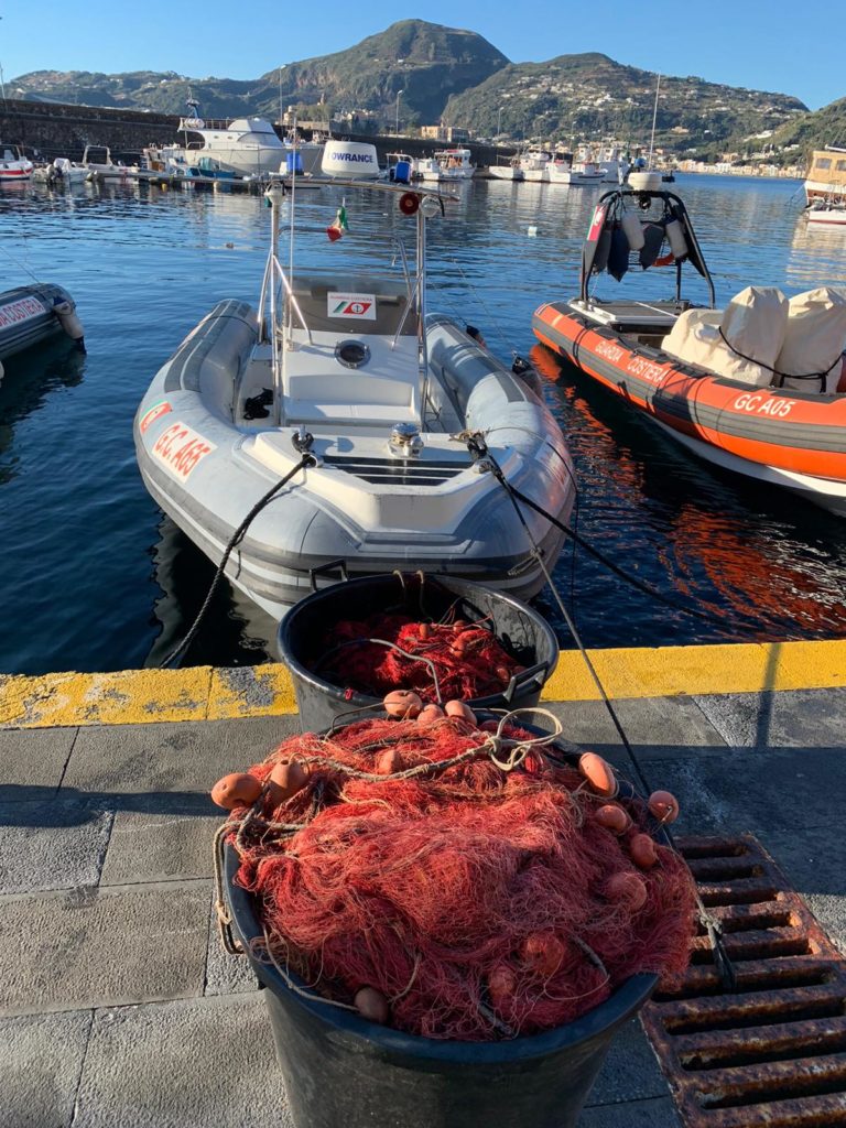 Vulcano: pesca di frodo a Gelso, operazione G.C. e C.C.