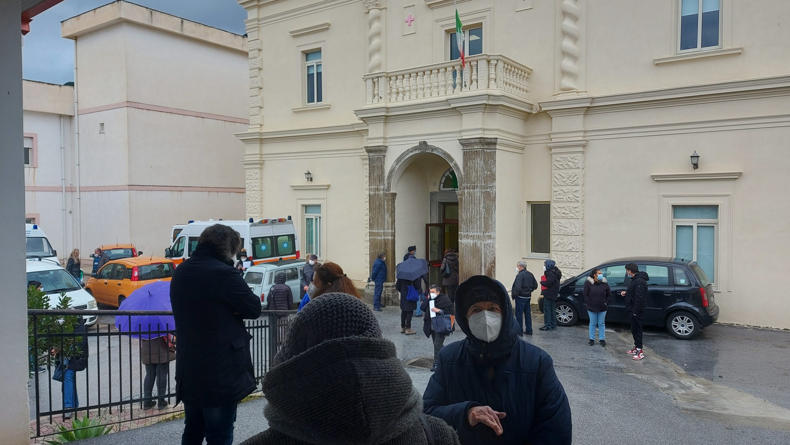 Ospedale di Lipari : più di cento vaccini al giorno, convenzione con i medici di famiglia