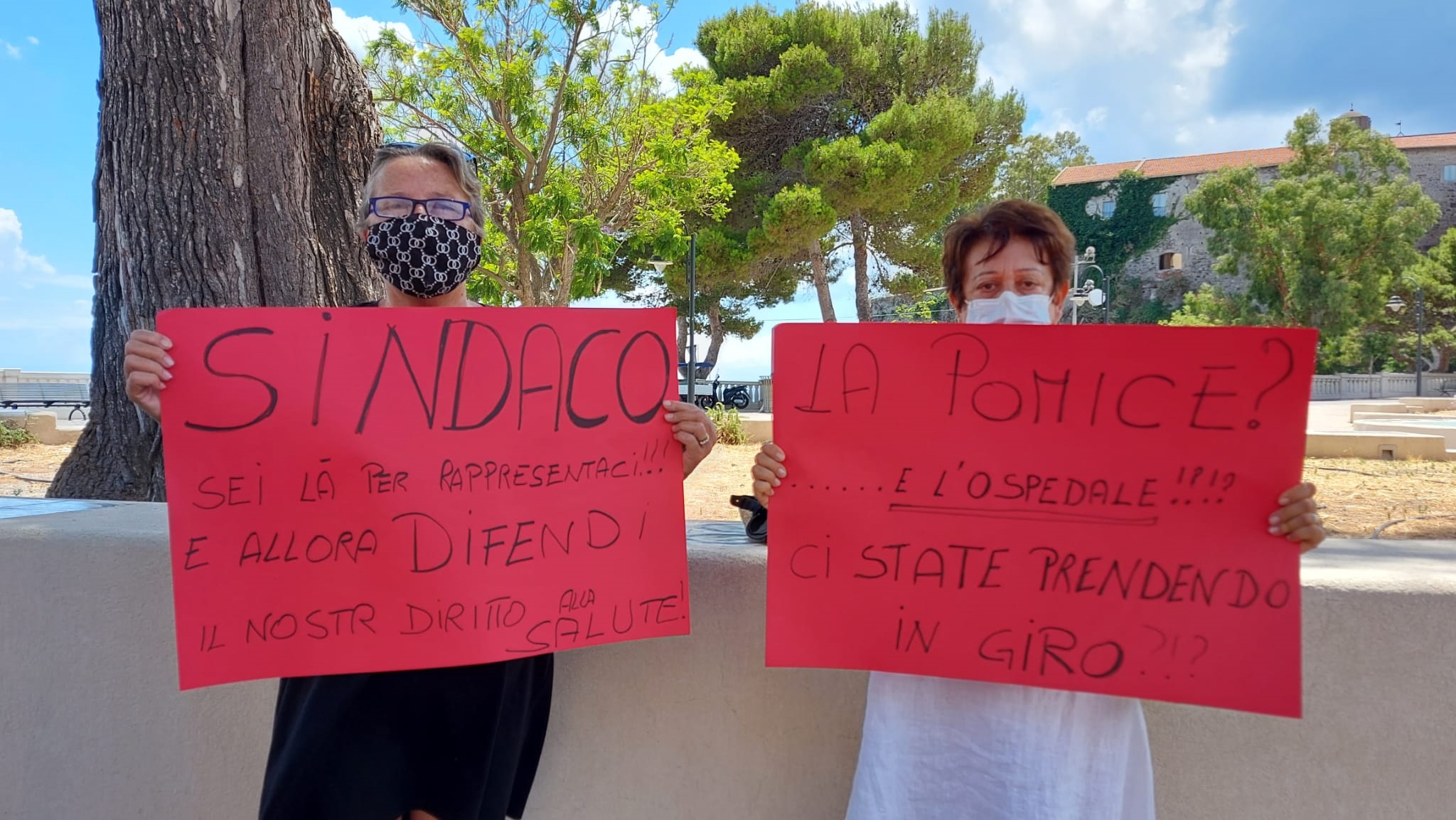 Ospedale : protesta Carbone-Maggiore e replica di Musumeci