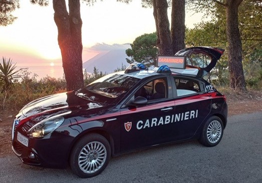 A Salina un arresto per violenza sessuale, a Vulcano sanzioni per la scalata e ad ubriachi : il bollettino dei Carabinieri 1