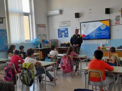 Gli alunni della scuola di Canneto incontrano la Protezione Civile