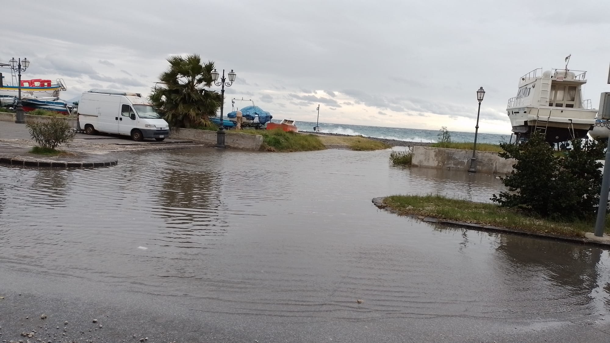 Eolie nella tempesta di vento 12