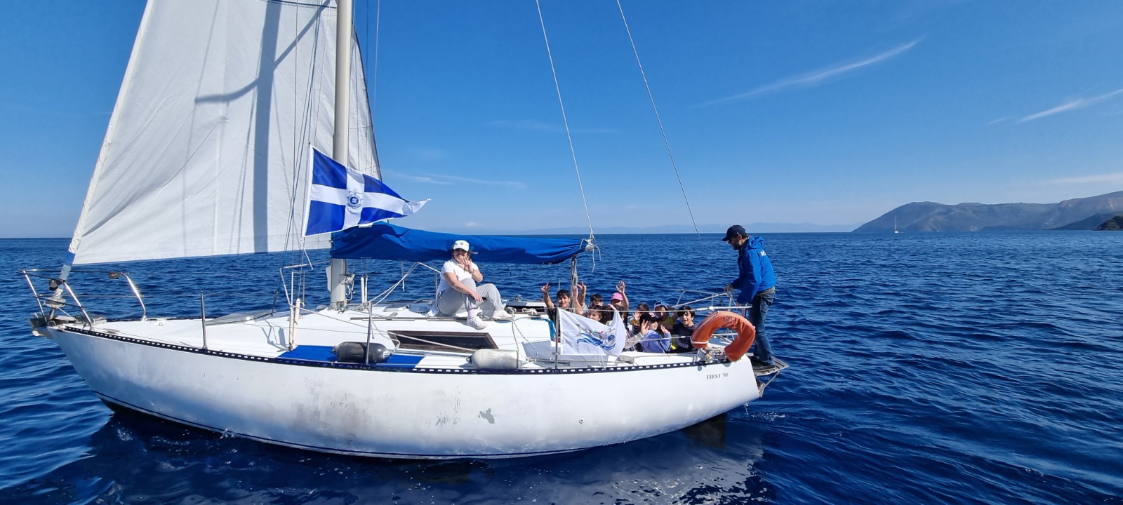 Bambini in barca a vela con la Lega Navale 1