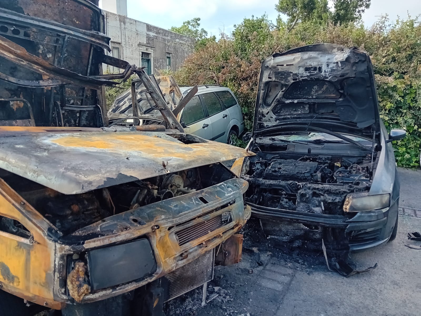 Lipari: a fuoco food truck di un giovane