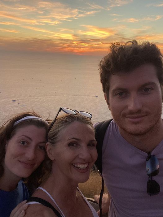 Lorella Cuccarini a Stromboli : " Uno dei tramonti più belli di sempre"