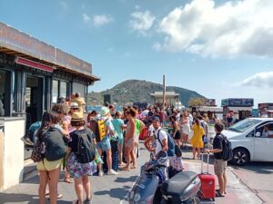 Controesodo e maltempo : corsa straordinaria del Laurana Milazzo - Lipari e ritorno