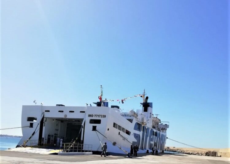 Nave Pietro Novelli alle 19,15 per Vulcano - Lipari