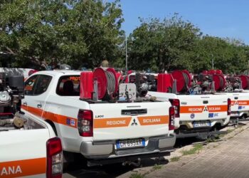 Incendi, la Regione consegna 70 pick-up ai volontari della Protezione civile 3