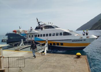 Stromboli : collaudata la nuova piattaforma aliscafi 2