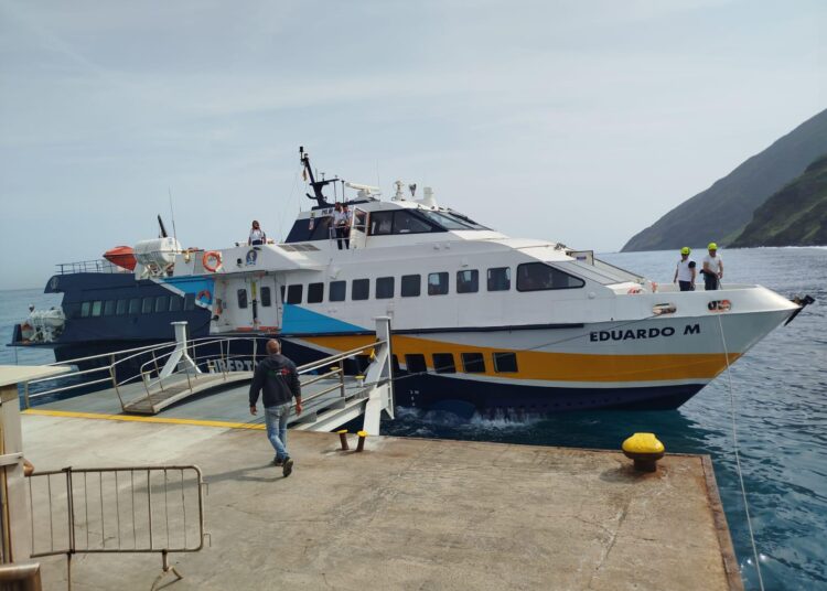 Stromboli : collaudata la nuova piattaforma aliscafi 2