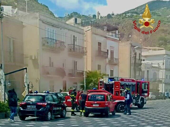 L'incendio nell'hotel a Canneto, il comunicato dei Vigili del Fuoco 4