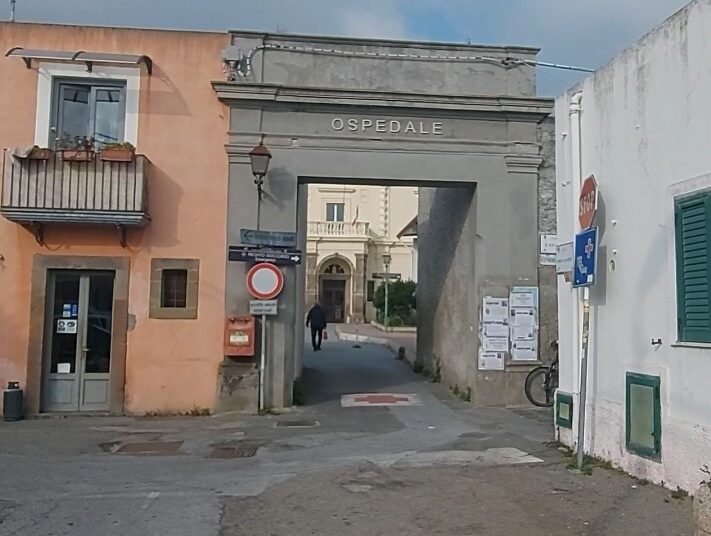 Lipari : l'Asp 5 cerca albergo nei pressi dell'ospedale per i medici