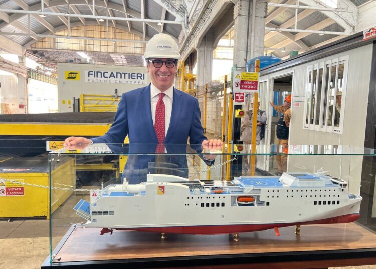 Cerimonia di taglio lamiera del nuovo traghetto