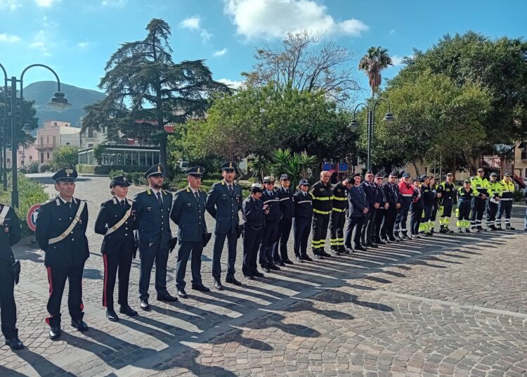 Lipari : celebrata la Giornata dell'Unità Nazionale e delle Forze Armate 4