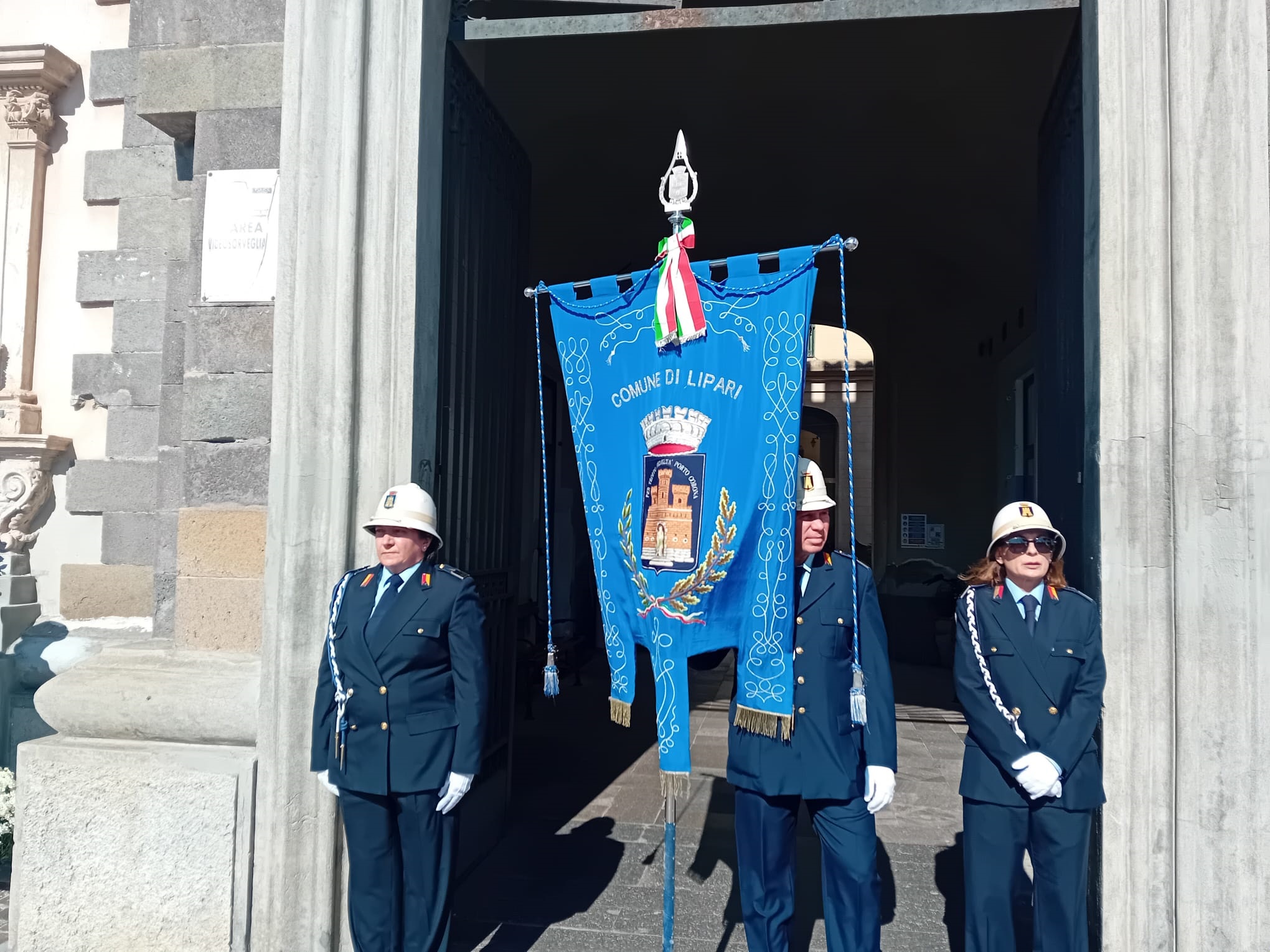 Lipari : celebrata la Giornata dell'Unità Nazionale e delle Forze Armate