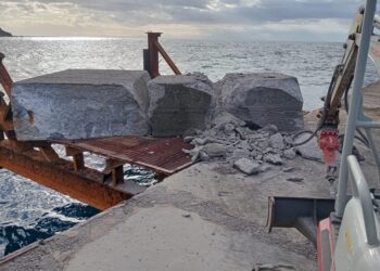 Ginostra, pontile aliscafi chiuso