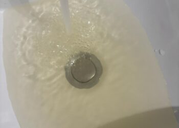 Lipari, acqua nuovamente color ruggine