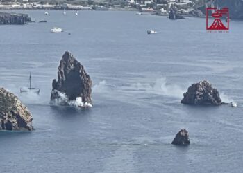 Pasquetta epica a Lipari: Chris Nolan fa rivivere le Rupi Erranti di Omero 1
