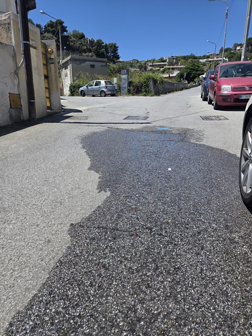 Zinzolo : prima della palestra, oggi "foresta", pubblica vengono i sottoservizi 2