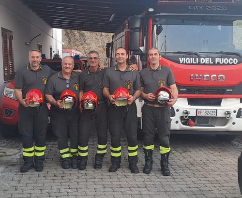 Storico traguardo per cinque Vigili del Fuoco liparesi: da coordinatori a Caposquadra