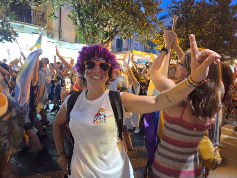 Arcobaleno eoliano: Il sogno del Pride fiorisce a Lipari 5