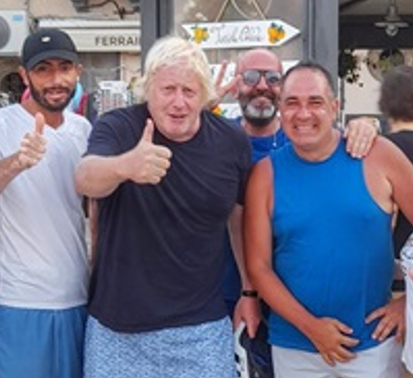 L'Acchippavip : Boris Johnson a Lipari