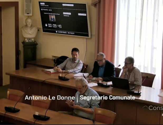 Gestione rifiuti arrivata a quasi 8 mln, Carnevale : "Insostenibile per i cittadini". Intanto salta il Consiglio comunale