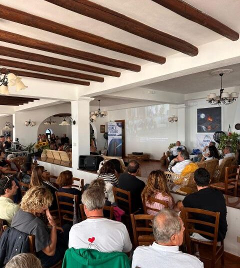 Stromboli in cerca di futuro: convegno accende un faro sui diritti dell'isola tra sanità, trasporti e sicurezza 1