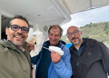 ARE recupera sonda meteo dell'Aeronautica nel mare di Vulcanello