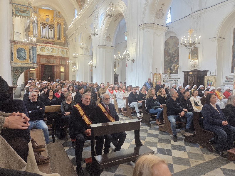 Fede e legalità: Mons. Accolla indica al nuovo parroco la via dell'impegno sociale per le nuove generazioni 3