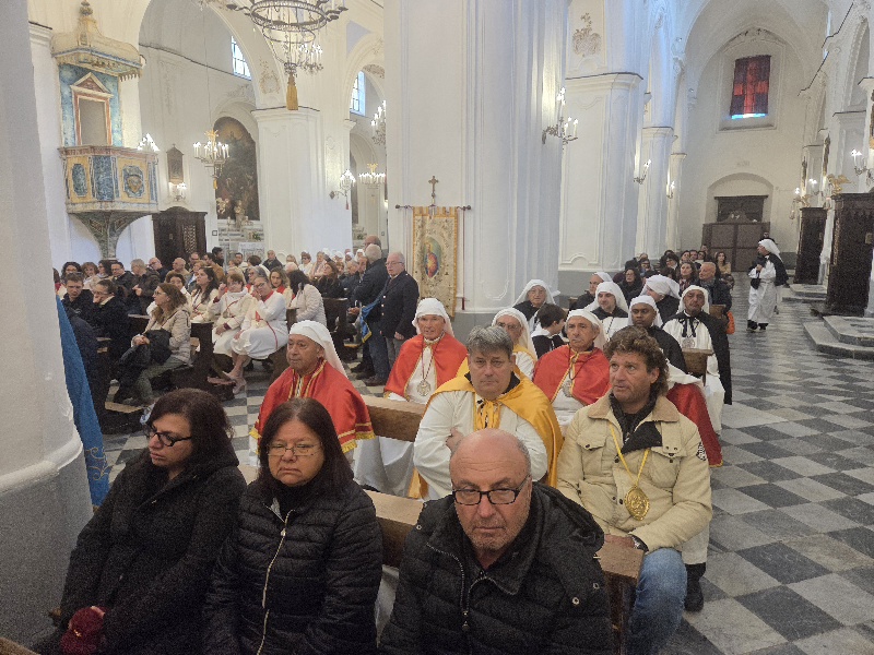 Fede e legalità: Mons. Accolla indica al nuovo parroco la via dell'impegno sociale per le nuove generazioni 4