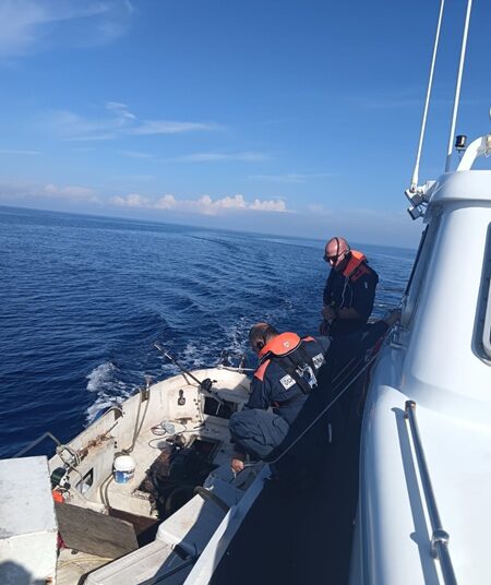 Pescatore sportivo soccorso a noed