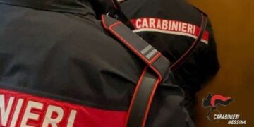 Traffica droga mentre è ai domi