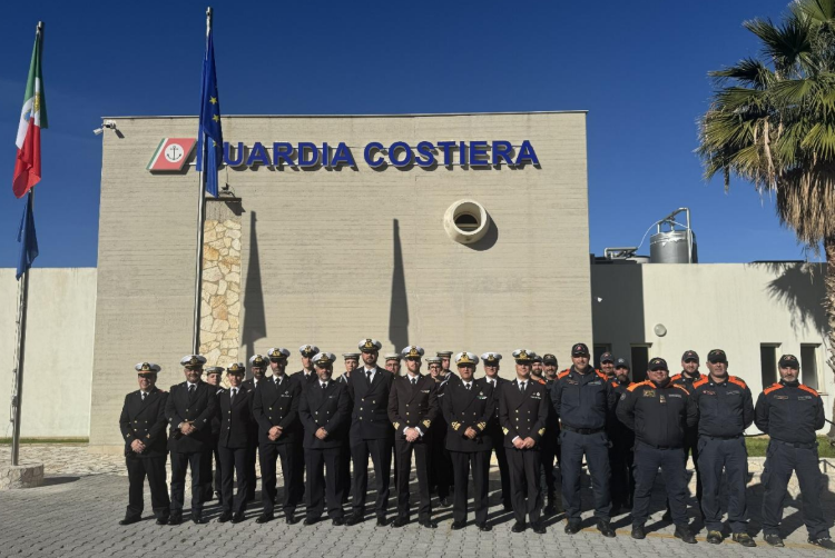 Visita del Drettore marittimo della Sicilia oo