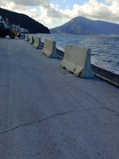 Ad Acquacalda strada riaperta, a Stromboli scalo ok per automezzi fino a 15 tonnellate