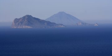 Le Eolie si svelano ai giornalisti stranieri : il 26 marzo grande appuntamento all'Associazione della Stampa Estera 2