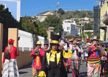A Lipari la Primavera si festeggia così: colori, musica e tanta allegria