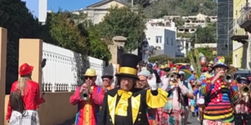 A Lipari la Primavera si festeggia così: colori, musica e tanta allegria