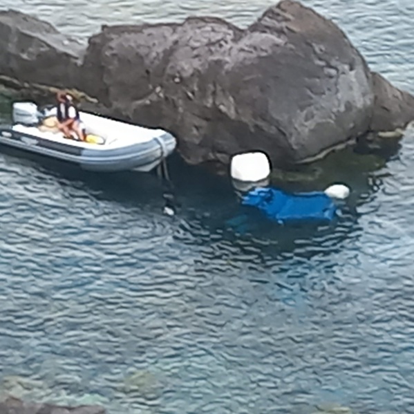 Ginostra, motoape finita in mare recuperata 1