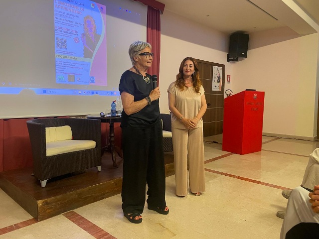 Lipari abbraccia la lezione di Daniela Lucangeli: educare con emozione nell’era digitale